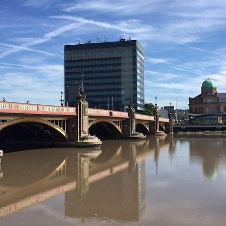 Quay Apartments Clarence House ニューポート エクステリア 写真