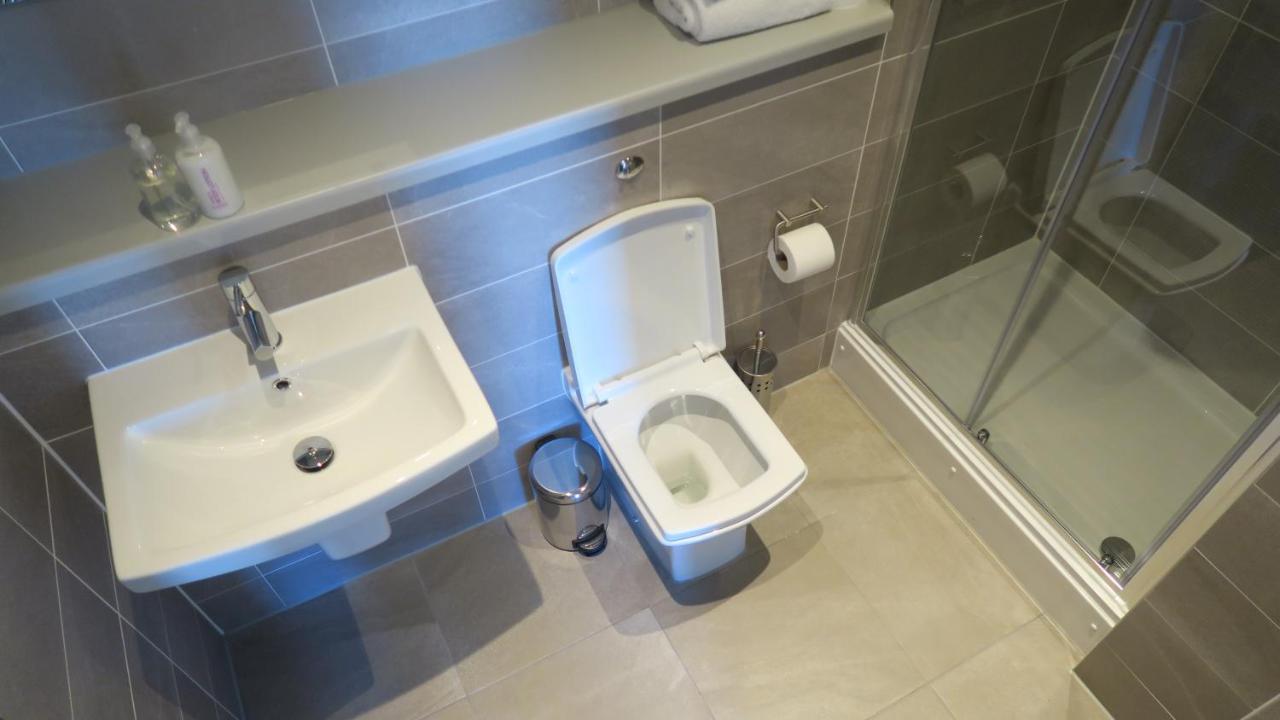 Quay Apartments Clarence House ニューポート エクステリア 写真