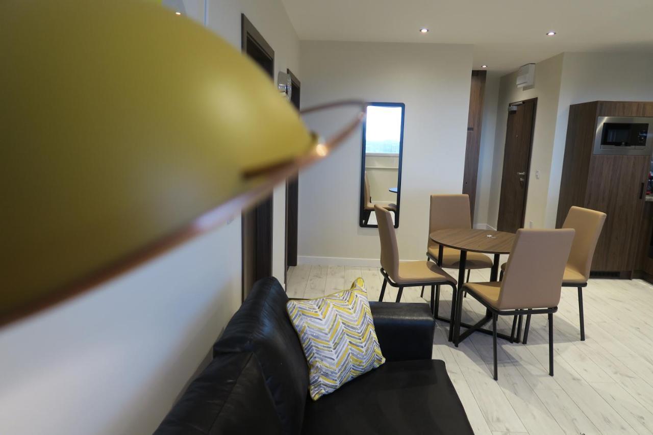 Quay Apartments Clarence House ニューポート エクステリア 写真