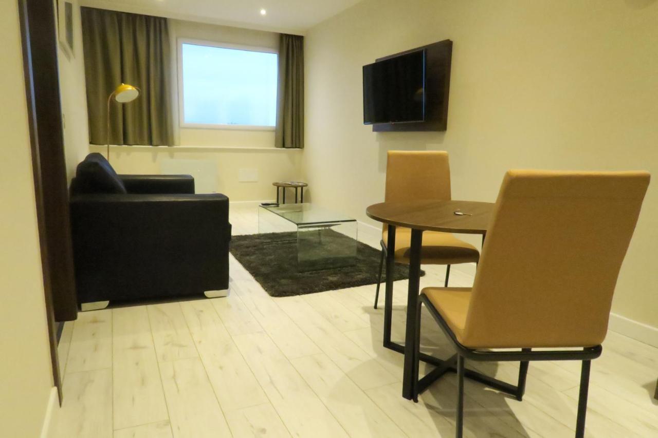 Quay Apartments Clarence House ニューポート エクステリア 写真