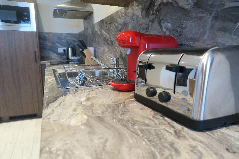 Quay Apartments Clarence House ニューポート エクステリア 写真