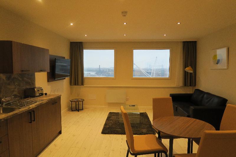 Quay Apartments Clarence House ニューポート エクステリア 写真